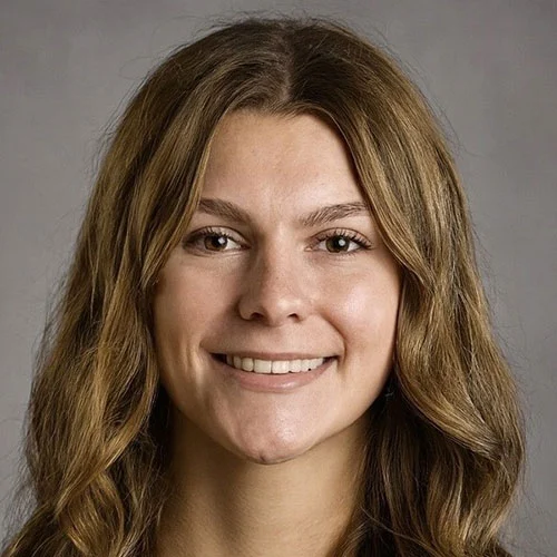 Elyse Starr Receives Student Global Engagement Scholarship

